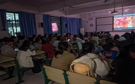 人们在房间里 AI 生成的内容可能不正确。 人们在房间里 AI 生成的内容可能不正确。